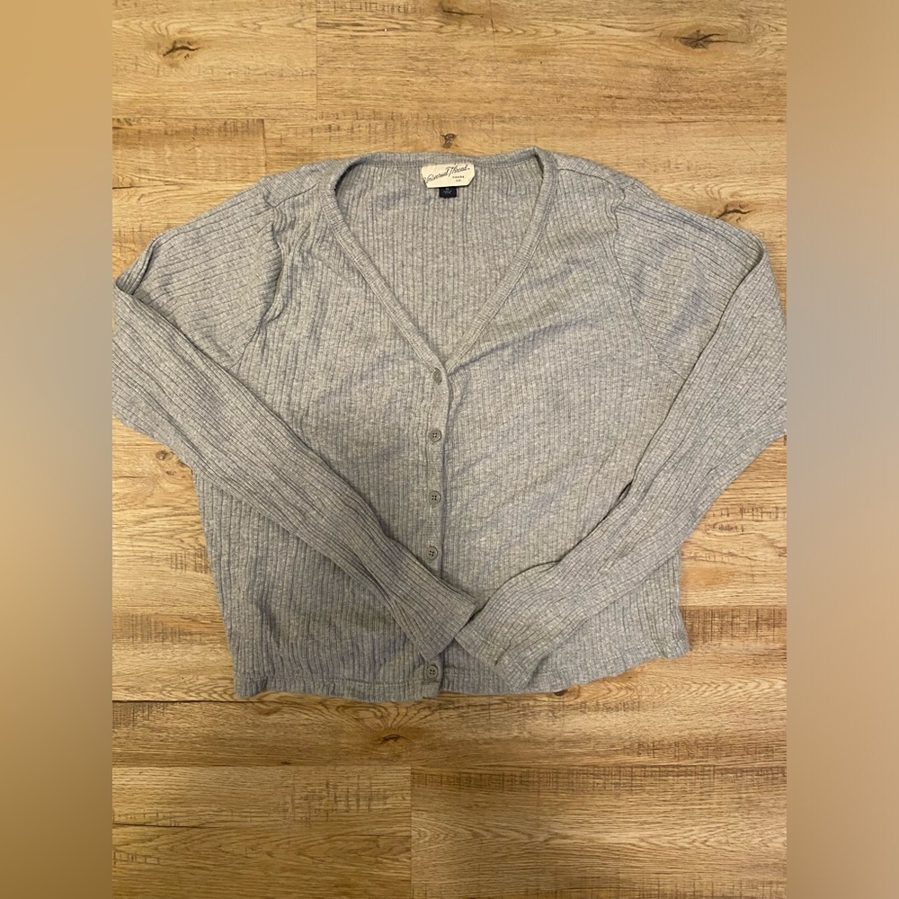 Ribbed Universal Thread Button up Sweater